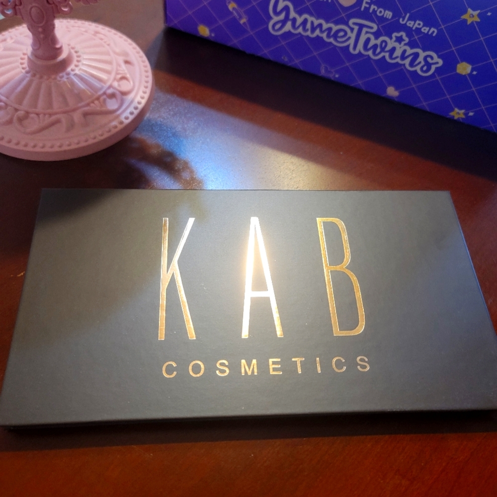 KAB cosmetics contour palette